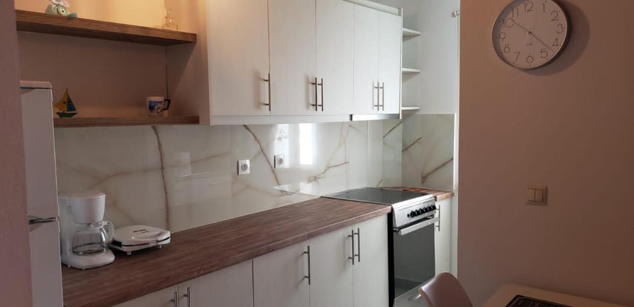Michalis, 2-Bedroom Apartment In Saranda Екстер'єр фото
